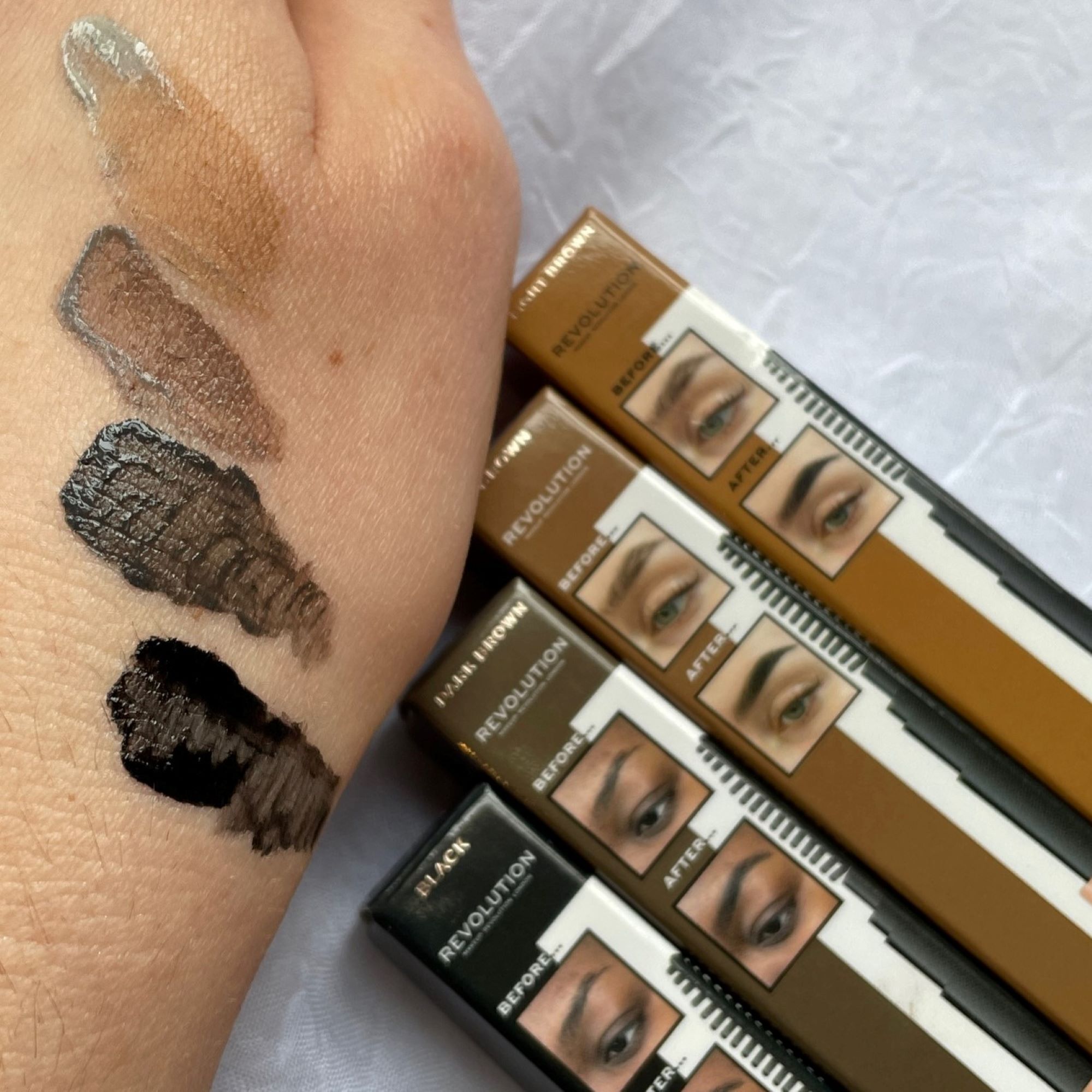 Makeup Revolution Colour Adapt Brow Tint Dark Brown